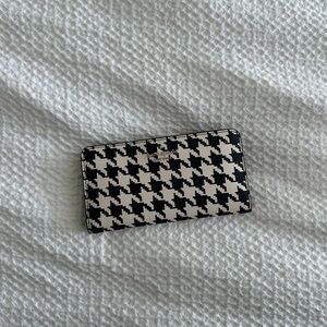 Kate Spade Black and White Wallet (GENTLY USED)